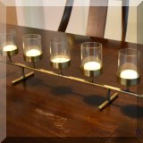 D06. Metal centerpiece candle holder. 